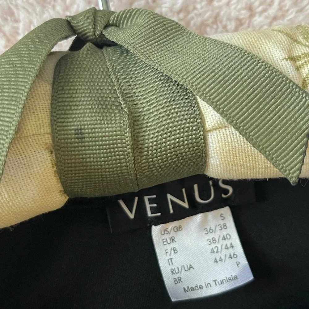 Venus black blue and white pullover dress small
